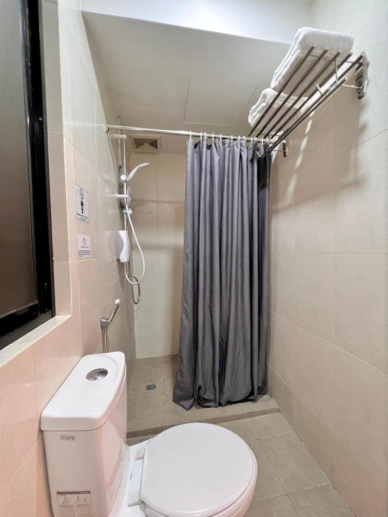 Bayu 23 Hotel Кота Кинабалу Екстериор снимка
